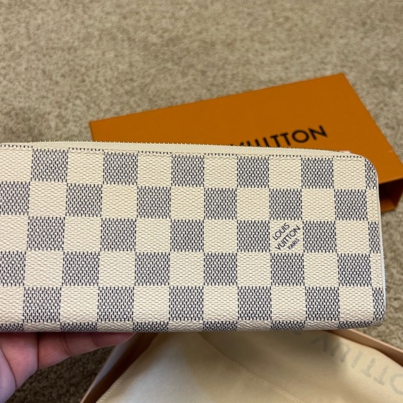 Louis Vuitton Clemence Wallet - Picture 4 of 6